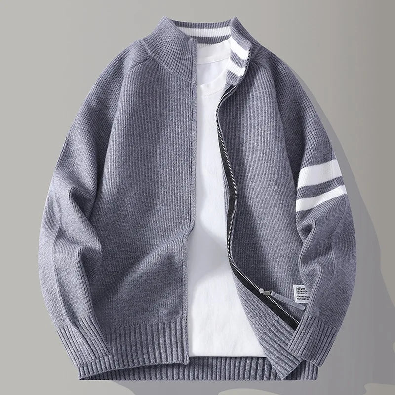 Striksweater med lynlås