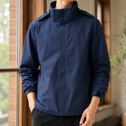 Gewebte Jacke mit Kapuze und hohem Kragen